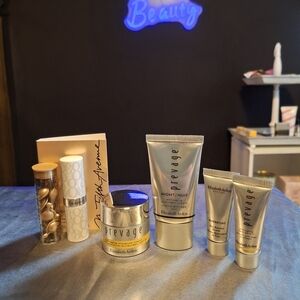 Elizabeth Arden Skincare Set with Gold and Silver Accents